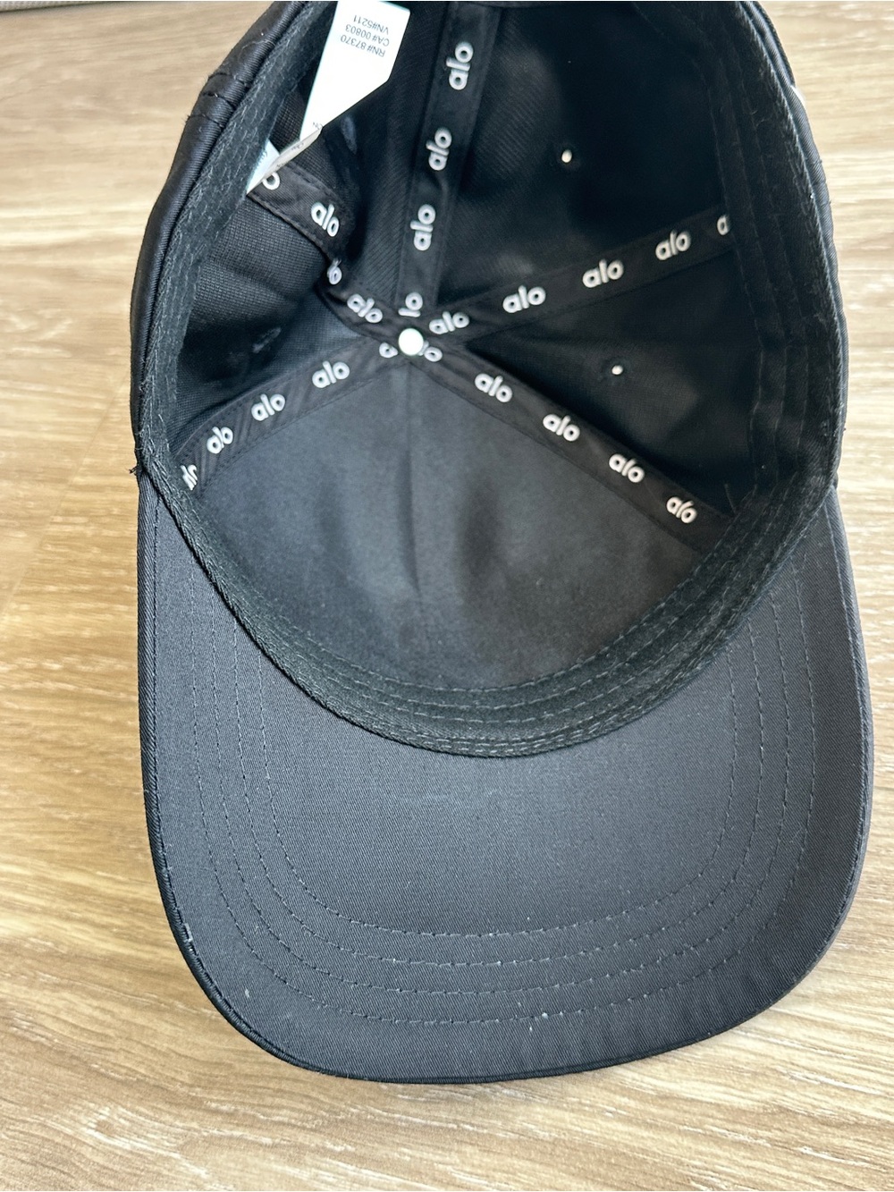 ALO Yoga Black Cotton Baseball Cap with Subtle Logo Trim - Picture 5 of 6